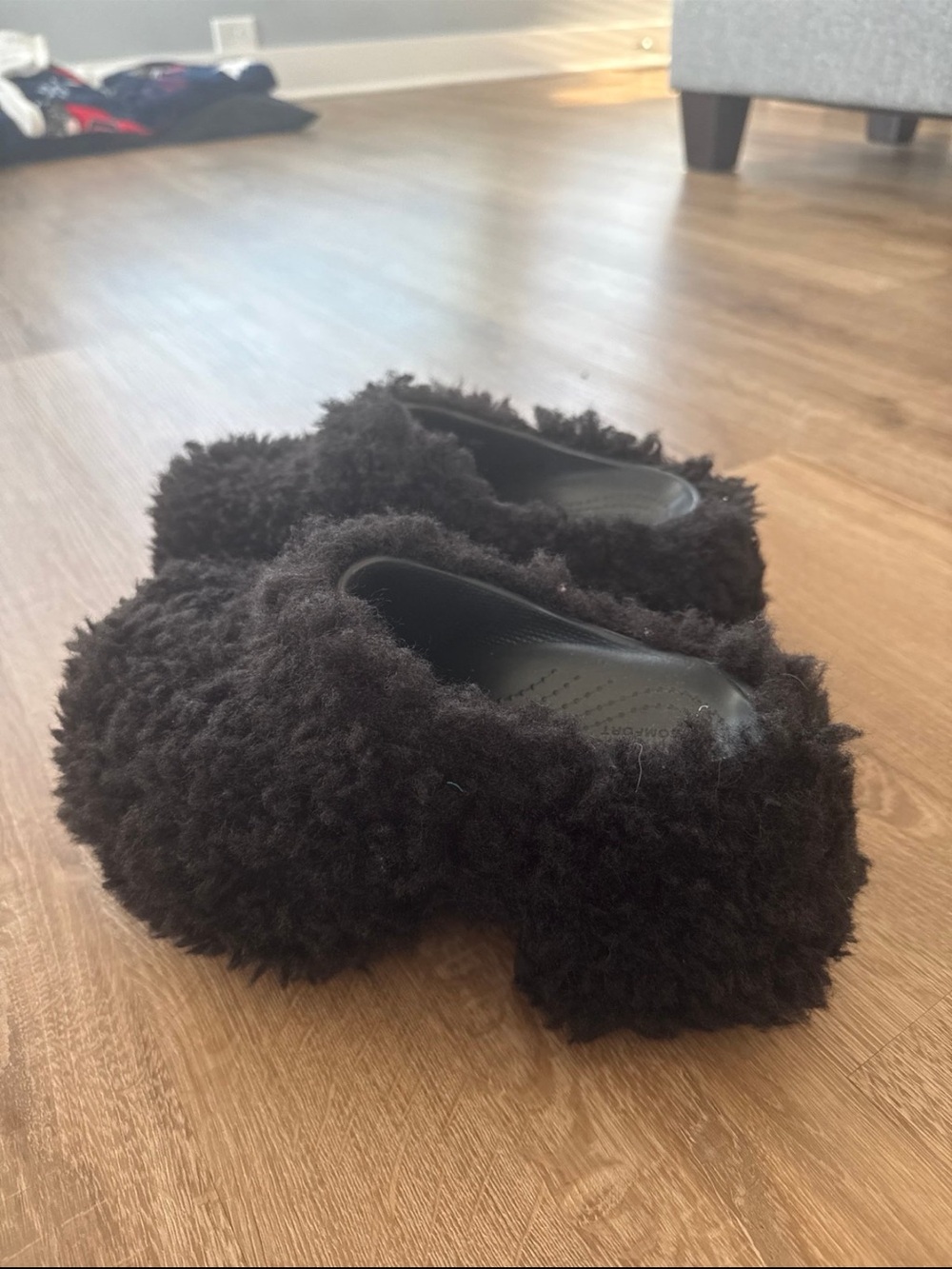 CROCS Black Fuzzy Slip-On Mules
